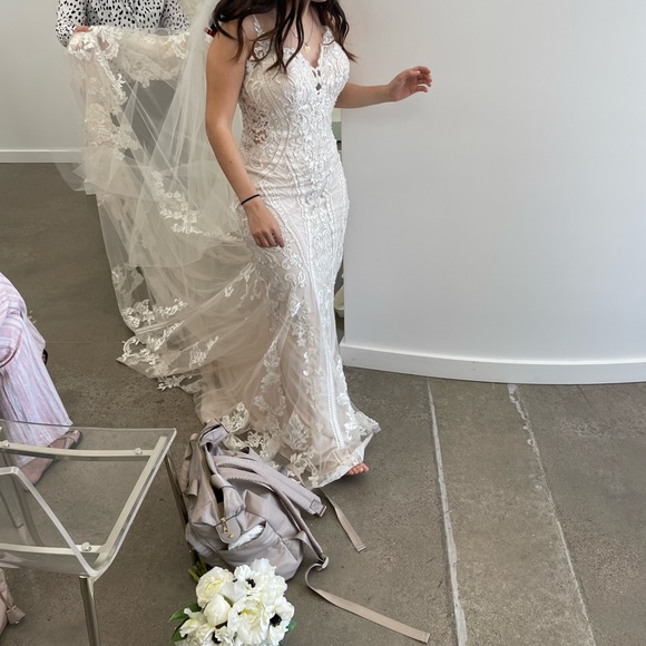 NEW! NEVER USED
CT278
EDDY K COUTURE
IVORY/CHAMPAGNE/ALMOND IN SIZE 10 - Picture 6 of 7